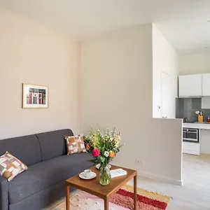 https://la-cour-des-carmelites-2-studio-calme-en-centre-ville.inbrittany.com